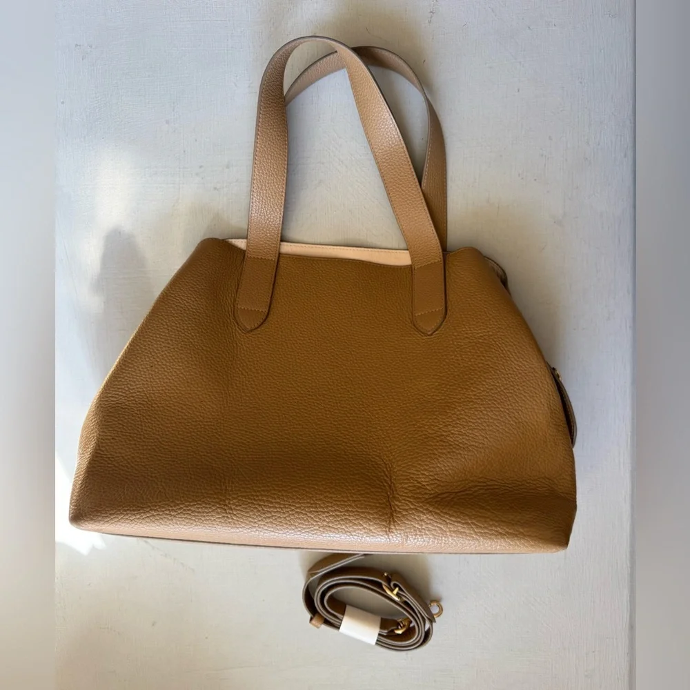 Cuyana Zippered Satchel in Cappuccino Pebbled Leather